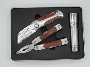 lot 9075 image: sheffield 3 piece multi purpose tool set with box