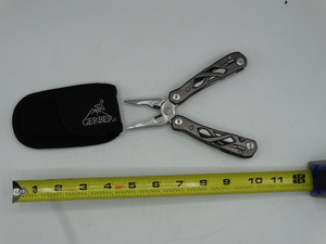 lot 9086 image: 6 gerber multi purpose tool