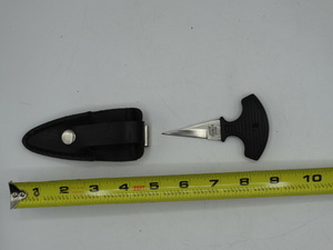 lot 9093 image: approximately 4 jaguar stainless knife dagger shape
