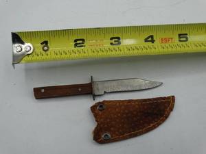 lot 9132 image: 4 Japanese stainless steel dagger with holster