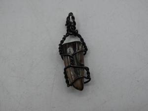 lot 9161 image: decorative shark tooth necklace pendant