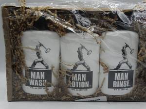 lot 9167 image: mens body wash giift set
