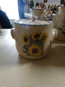 lot 9180 image: hand painted ceramic jar with lid,Home & Garden Party Pottery