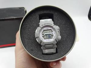 lot 9186 image: light grey g shock casio sports watch in box, Bought in Kuwait.