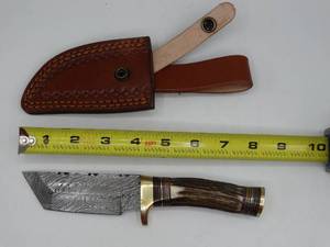 lot 9189 image: 8 Damascus steel square edged knife with holster