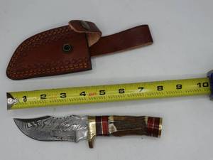 lot 9196 image: 8 Damascus steel knife with holster