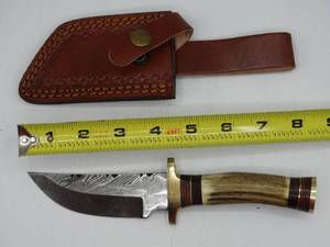 lot 9199 image: 8 Damascus steel knife with holster