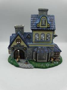 lot 9203 image: Olde World Village PartyLite Candle Shoppe WInterior Scene Tea Light Holder