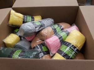 lot 15748 image: 50 x 60 Inch Ultra Soft Fleece Throw Blanket Wholesale Case Pack 24