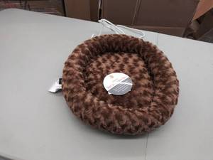 lot 15775 image: K&H Manufacturing Thermo-Kitty Heated Pet Bed, Mocha, 4W