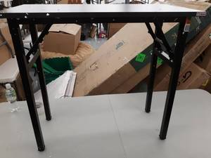 lot 15904 image: Metal Desk