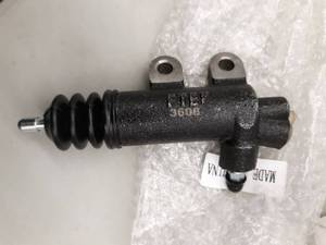 lot 5040 image: Slave Cylinder 73232