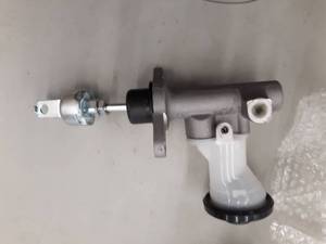 lot 5043 image: Master Cylinder 72286