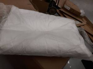 lot 15428 image: Microvent White Standard Pillows Case of 12