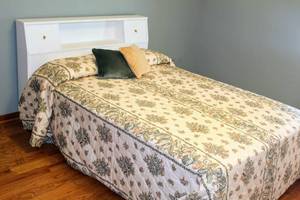 lot 3007 image: Mid-century Modern Bassett Furniture Queen Size Headboard, Foot board, Frame White, Mattress and Boxspring