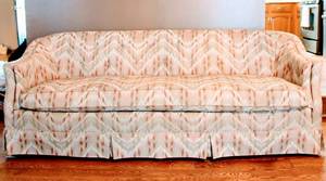 lot 3021 image: Henredon Sofa Couch