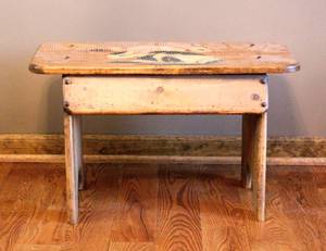 lot 3022 image: Vintage Wood Bench Stool with Painted Rabbits