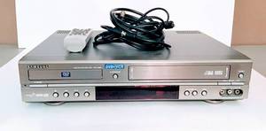 lot 3109 image: Samsung DVD and VCR Player