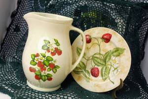 lot 3128 image: Vintage Hyalyn Pottery Pitcher Circa 1940s and Berry Patch Plate