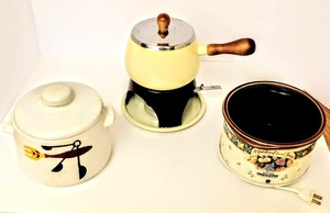 lot 3137 image: Vintage Ivory Enamel Aluminum Fondue Pot with Burner, Vintage Westbend 2 Qt Crock Bean Pot with Lid and Mini Rival Crockpot