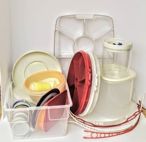 lot 3167 image: Assorted Vintage Tupperware Lot