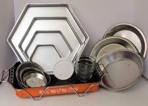 lot 3174 image: Baking Lot including Several Pans, Pampered Chef and more