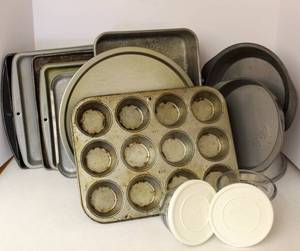 lot 3178 image: Assorted Baking Lot PLUS Pampered Chef