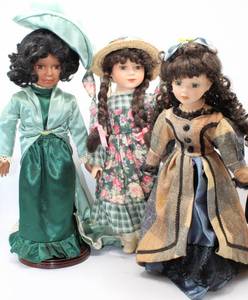 lot 3190 image: (3) Porcelain Dolls - Unique 1-5000, UG