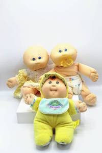 lot 3209 image: (2) Cabbage Patch Preemies and (1) Cabbage Patch Babyland Dolls - Vintage