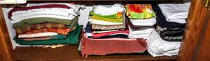 lot 3307 image: Linens Galore Table Cloths, Napkins, Placemats, Hand Towels, Sheets