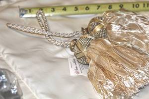 lot 3332 image: Set of New Home Interiors Tassels