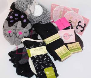 lot 3381 image: All New Womens Hosiery Lot