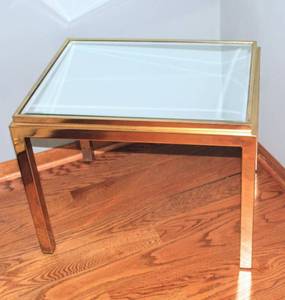 lot 3092 image: Vintage Mirrored Glass and Brass Side Table End Table