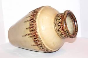 lot 3255 image: Large Home Interiors Ceramic Vase 17 Tall x 12 Diam