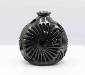 lot 3330 image: Dona Rosa Signed Barro Negro Pottery Vase