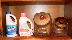 lot 3294 image: Laundry Time - Clorox Bleach and Dreft plus 2 Glass Containers for your Laundry Room