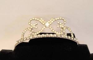 lot 3394 image: Vintage Rhinestone Tiara