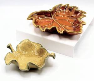 lot 3321 image: Home Interiors Decorative Ceramic Leaves Candle Holders