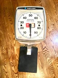 lot 3154 image: Health Standing Scale