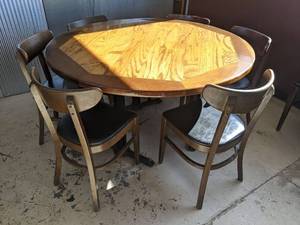 lot 1108 image: Round Dining Table With Six Chairs