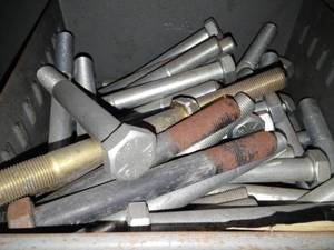 lot 10122 image: 58 x 4 Bolts
