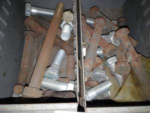 lot 10121 image: 34 x 5 12 SAE & 12 x 2 14 STD Bolts in Bins