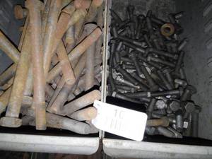 lot 10133 image: 78 x 4 SAE & 38 x 1 34 STD Bolts in Metal Bins