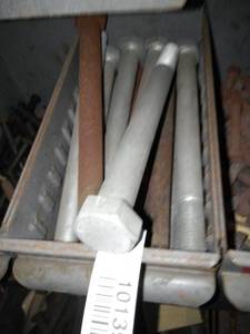 lot 10139 image: Bin of Bolts 14-20 x 1 Std
