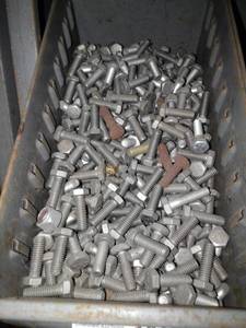 lot 10138 image: 516 x 1 Bin of Bolts