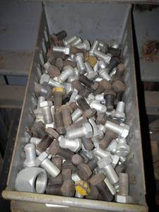 lot 10147 image: 12 x 1 SAE Bolts and Misc