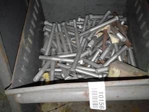 lot 10156 image: 12 x 4 12 Std Bolts in Bin