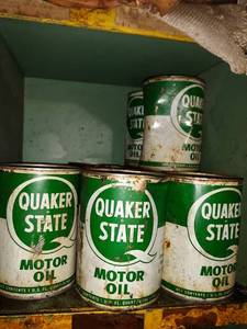 lot 10056 image: Lot of Quaker State Motor Oil in Cans