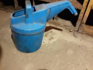 lot 10074 image: Blue Plastic Oil Can