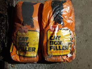 lot 10078 image: Two Bags Cat Litter
